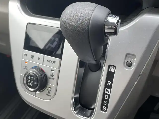ダイハツ キャスト スタイル X SAⅡ 福岡県 2016(平28)年 1.2万km パールホワイトⅢ スマートアシストＩＩ/衝突軽減/レーンアシスト/アイドリングストップ/横滑り防止装置/スマートキー/プッシュスタート/ＣＤプレイヤー/AUX/電動格納ミラー/ＡＡＣ/ベンチシート/ドアバイザー/オートライト/ヘッドライトレベライザー