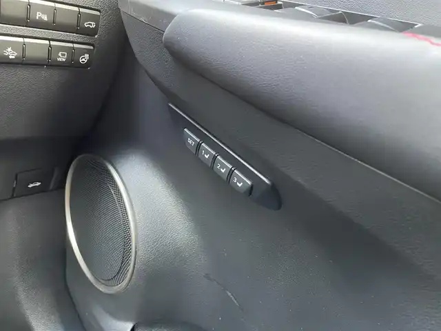 レクサス ＮＸ 200t Fスポーツ 佐賀県 2014(平26)年 7.5万km スターライトブラックガラスフレーク パノラマルーフ/黒革シート/純正ナビゲーション/・AM/FM/Bluetooth/CD/DVD/フルセグ/・バックカメラ/電動パーキングブレーキ/オートホールド機能/パワーバックドア/パワーシート/・シートヒーター「運転席/助手席」/・シートベンチレーション「運転席/助手席」/・シートメモリー/純正LEDヘッドライト/オートエアコン/オートライト/ETC/純正18インチアルミ/新車保証書/取扱説明書/プリクラッシュセーフティシステム（PCS）/・レーダークルーズコントロール/・レーンディパーチャーアラート（LDA）/・リヤクロストラフィックアラート（RCTA）/・SRSエアバッグ/・ABS＋VSC＋TRC/・タイヤ空気圧警告システム