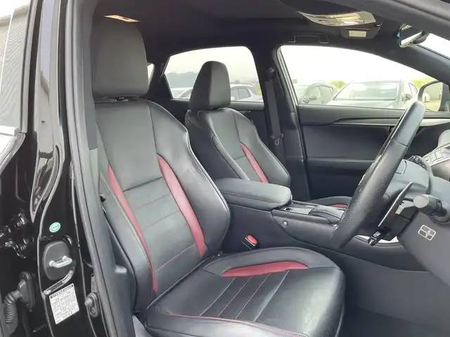 レクサス ＮＸ 200t Fスポーツ 佐賀県 2014(平26)年 7.5万km スターライトブラックガラスフレーク パノラマルーフ/黒革シート/純正ナビゲーション/・AM/FM/Bluetooth/CD/DVD/フルセグ/・バックカメラ/電動パーキングブレーキ/オートホールド機能/パワーバックドア/パワーシート/・シートヒーター「運転席/助手席」/・シートベンチレーション「運転席/助手席」/・シートメモリー/純正LEDヘッドライト/オートエアコン/オートライト/ETC/純正18インチアルミ/新車保証書/取扱説明書/プリクラッシュセーフティシステム（PCS）/・レーダークルーズコントロール/・レーンディパーチャーアラート（LDA）/・リヤクロストラフィックアラート（RCTA）/・SRSエアバッグ/・ABS＋VSC＋TRC/・タイヤ空気圧警告システム