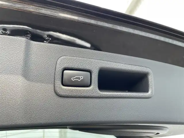 レクサス ＮＸ 200t Fスポーツ 佐賀県 2014(平26)年 7.5万km スターライトブラックガラスフレーク パノラマルーフ/黒革シート/純正ナビゲーション/・AM/FM/Bluetooth/CD/DVD/フルセグ/・バックカメラ/電動パーキングブレーキ/オートホールド機能/パワーバックドア/パワーシート/・シートヒーター「運転席/助手席」/・シートベンチレーション「運転席/助手席」/・シートメモリー/純正LEDヘッドライト/オートエアコン/オートライト/ETC/純正18インチアルミ/新車保証書/取扱説明書/プリクラッシュセーフティシステム（PCS）/・レーダークルーズコントロール/・レーンディパーチャーアラート（LDA）/・リヤクロストラフィックアラート（RCTA）/・SRSエアバッグ/・ABS＋VSC＋TRC/・タイヤ空気圧警告システム