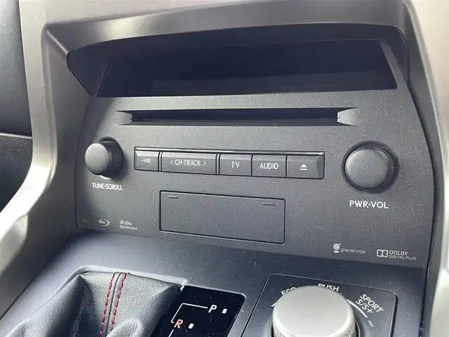 レクサス ＮＸ 200t Fスポーツ 佐賀県 2014(平26)年 7.5万km スターライトブラックガラスフレーク パノラマルーフ/黒革シート/純正ナビゲーション/・AM/FM/Bluetooth/CD/DVD/フルセグ/・バックカメラ/電動パーキングブレーキ/オートホールド機能/パワーバックドア/パワーシート/・シートヒーター「運転席/助手席」/・シートベンチレーション「運転席/助手席」/・シートメモリー/純正LEDヘッドライト/オートエアコン/オートライト/ETC/純正18インチアルミ/新車保証書/取扱説明書/プリクラッシュセーフティシステム（PCS）/・レーダークルーズコントロール/・レーンディパーチャーアラート（LDA）/・リヤクロストラフィックアラート（RCTA）/・SRSエアバッグ/・ABS＋VSC＋TRC/・タイヤ空気圧警告システム