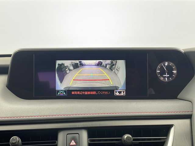レクサス ＵＸ 250h Fスポーツ 栃木県 2019(令1)年 6.2万km ホワイトノーヴァガラスフレーク サンルーフ/赤革シート/純正SDナビ/ フルセグTV/CD/DVD/Bluetooth/AM/FM/AUX/Lexus Safty System+/・オートマチックハイビーム/・プリクラッシュセーフティ/・レーントレーシングアシスト/・レーダークルーズコントロール/・レーンディパーチャーアラート/・ブラインドスポットモニター/・クリアランスソナー/バックカメラ/ビルトインETC2.0/電動リアゲート/シートヒーター(D/N席)/ステアリングヒーター/パワーシート(D席)/エアーシート(D席)/三眼LEDヘッドライト/純正18インチアルミホイール/プッシュスタート/純正フロアマット/サイド+カーテンエアバッグ/スマートキー