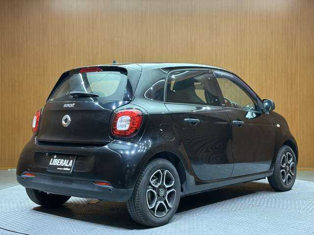 スマート ＭＣＣ スマート フォーフォー パッション 千葉県 2019(平31)年 2.8万km 黒 ベーシックＰＫＧ　/クルーズコントロール　/ナビ　/ＴＶ　/Ｂｌｕｅｔｏｏｔｈ接続　/バックカメラ　/シートヒーター　/障害物センサー　/ＥＴＣ　/衝突警告音機能　/レーンキープアシスト　/禁煙車　/キーレス