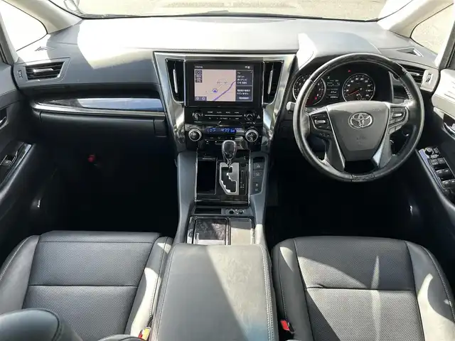トヨタ アルファード S Cパッケージ 愛媛県 2020(令2)年 6.5万km ホワイトパールクリスタルシャイン 純正ディスプレイオーディオ（ナビ機能有）/・フルセグTV/・Bluetooth/・FM/AM/・CD/DVD/TRDエアロ/デジタルインナーミラー/Wムーンルーフ/3眼LEDヘッドライト/両側パワースライドドア/フリップダウンモニター/レーダークルーズコントロール/パワーバックドア/ブラインドスポットモニター/前席ヒートシーター　エアシート/パワーシート/メモリーシート/ステアリングヒーター