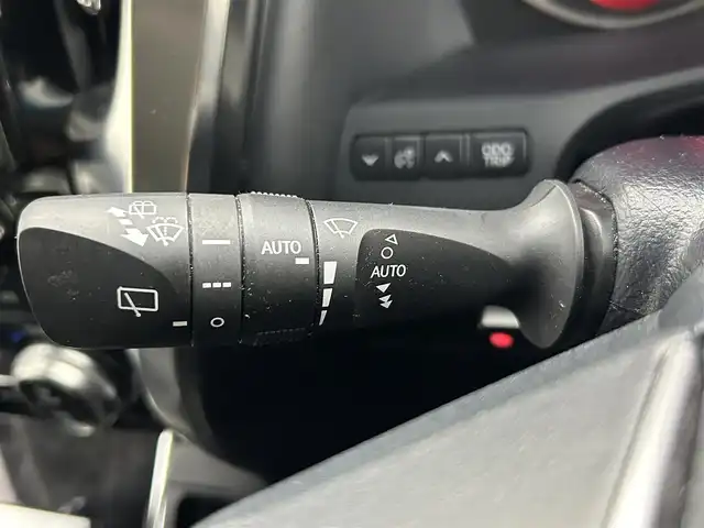 トヨタ アルファード S Cパッケージ 熊本県 2020(令2)年 6.5万km ホワイトパールクリスタルシャイン 禁煙車/純正ナビ/・フルセグTV/・Bluetooth/・FM/AM/・CD/DVD/・SD/・USB/TRDエアロ/純正フリップダウンモニター/両側パワースライドドア/デジタルインナーミラー/Wムーンルーフ/レーダークルーズコントロール/パワーバックドア/ブラインドスポットモニター/レーンキープアシスト/プリクラッシュブレーキ/駐車時支援パーキングサポートシステム/リアクロストラフィックアラート/前席ヒートシーター　/前席エアシート/パワーシート/メモリーシート/ステアリングヒーター/パワーバックドア/オットマン/純正フロアマット/純正１８インチAW/オートライト/オートマチックハイビーム/3眼LEDヘッドライト/フォグランプ/スマートキー/プッシュスタート/スペアキー1本/保証書/取扱説明書