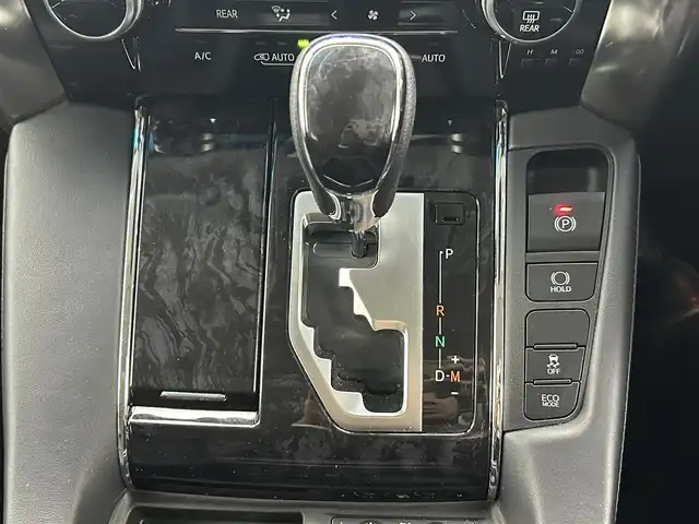 トヨタ アルファード S Cパッケージ 熊本県 2020(令2)年 6.5万km ホワイトパールクリスタルシャイン 禁煙車/純正ナビ/・フルセグTV/・Bluetooth/・FM/AM/・CD/DVD/・SD/・USB/TRDエアロ/純正フリップダウンモニター/両側パワースライドドア/デジタルインナーミラー/Wムーンルーフ/レーダークルーズコントロール/パワーバックドア/ブラインドスポットモニター/レーンキープアシスト/プリクラッシュブレーキ/駐車時支援パーキングサポートシステム/リアクロストラフィックアラート/前席ヒートシーター　/前席エアシート/パワーシート/メモリーシート/ステアリングヒーター/パワーバックドア/オットマン/純正フロアマット/純正１８インチAW/オートライト/オートマチックハイビーム/3眼LEDヘッドライト/フォグランプ/スマートキー/プッシュスタート/スペアキー1本/保証書/取扱説明書