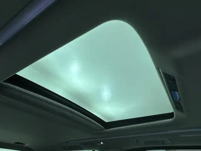 トヨタ アルファード S Cパッケージ 熊本県 2020(令2)年 6.5万km ホワイトパールクリスタルシャイン 禁煙車/純正ナビ/・フルセグTV/・Bluetooth/・FM/AM/・CD/DVD/・SD/・USB/TRDエアロ/純正フリップダウンモニター/両側パワースライドドア/デジタルインナーミラー/Wムーンルーフ/レーダークルーズコントロール/パワーバックドア/ブラインドスポットモニター/レーンキープアシスト/プリクラッシュブレーキ/駐車時支援パーキングサポートシステム/リアクロストラフィックアラート/前席ヒートシーター　/前席エアシート/パワーシート/メモリーシート/ステアリングヒーター/パワーバックドア/オットマン/純正フロアマット/純正１８インチAW/オートライト/オートマチックハイビーム/3眼LEDヘッドライト/フォグランプ/スマートキー/プッシュスタート/スペアキー1本/保証書/取扱説明書