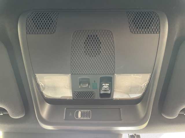 三菱 アウトランダー ＰＨＥＶ Sエディション 道央・札幌 2020(令2)年 0.9万km アメジストブラック/レッドM ・４WD  /サンルーフ/・衝突被害軽減ブレーキ/・レーンキープアシスト/・純正　ナビ/・Bluetooth/USB/フルセグTV/・アラウンドビューモニター/・パドルシフト/・レザーシート/前席シートヒーター/・ステアリングヒーター/・前席パワーシート/・パワーバックドア/・LEDオートライト/・オートマチックハイビーム/・スマートキー/・レーダークルーズコントロール/・横滑り防止装置/・盗難防止装置/・ETC/・ABS/・AC1500W