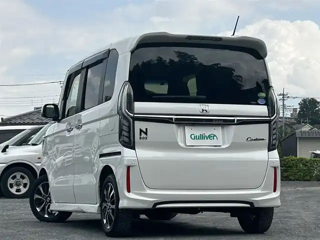 ホンダ Ｎ ＢＯＸ カスタム G L ホンダセンシング 埼玉県 2018(平30)年 4.6万km プラチナホワイトパール ・ワンオーナー/・外部検査済み/・純正ナビゲーション/・CD/DVD/Bluetooth/・バックカメラ/・追従クルーズコントロール/・レーダーブレーキ/・レーンキープ/・両側電動スライドドア/・革調シートカバー/・LEDヘッドライト/・コーナーセンサー/・スリップコントロール/・フロアマット/・ドアバイザー/・ドライブレコーダー/・ビルトインETC/・スマートキー/・スペアキー/・新車保証書/・取扱説明書