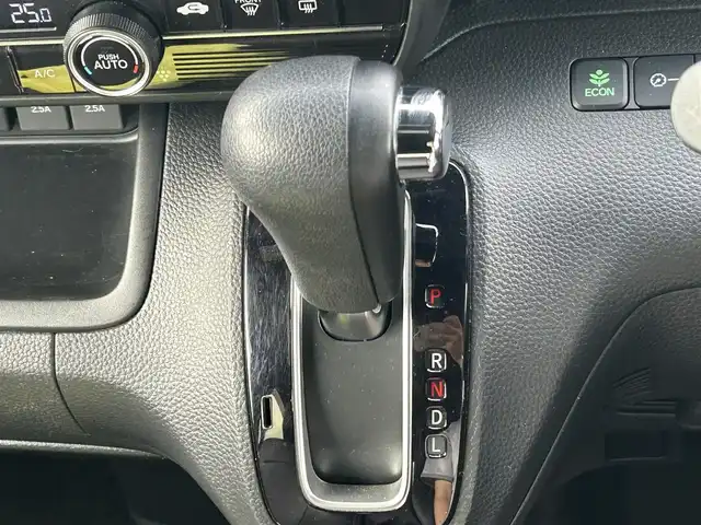 ホンダ Ｎ ＢＯＸ カスタム G L ホンダセンシング 埼玉県 2018(平30)年 4.6万km プラチナホワイトパール ・ワンオーナー/・外部検査済み/・純正ナビゲーション/・CD/DVD/Bluetooth/・バックカメラ/・追従クルーズコントロール/・レーダーブレーキ/・レーンキープ/・両側電動スライドドア/・革調シートカバー/・LEDヘッドライト/・コーナーセンサー/・スリップコントロール/・フロアマット/・ドアバイザー/・ドライブレコーダー/・ビルトインETC/・スマートキー/・スペアキー/・新車保証書/・取扱説明書