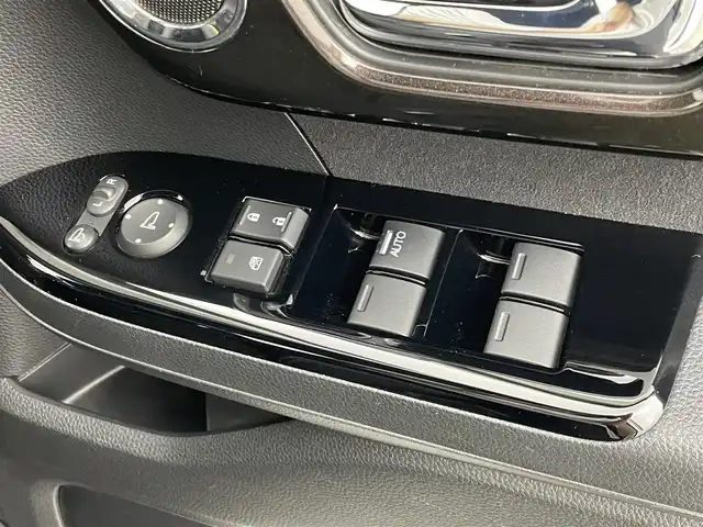 ホンダ Ｎ ＢＯＸ カスタム G L ホンダセンシング 埼玉県 2018(平30)年 4.6万km プラチナホワイトパール 純正ナビ/ CD DVD Bluetooth/バックカメラ/両側電動スライドドア/アダプティブクルーズコントロール/衝突軽減ブレーキ/レーンキープアシスト/革調シートカバー/LEDヘッドライト/コーナーセンサー/ドライブレコーダー/ビルトインETC/スマートキー