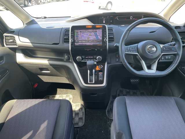 日産 セレナ ハイウェイスター G 愛知県 2017(平29)年 4.7万km ブリリアントホワイトパール プロパイロット/純正9型ナビ/フリップダウンモニター/全方位カメラ/両側パワースライドドア/クルーズコントロール/バックカメラ/コーナーセンサー/純正アルミホイール/LEDヘッドライト/オートライト/ドライブレコーダー/ETC/衝突軽減システム/フルセグ/CD DVD/Bluetooth/ステアリングスイッチ/スマートキー/プッシュスタート