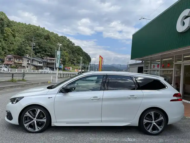 プジョー ３０８ SW GT ブルーHDi 岐阜県 2019(平31)年 1.7万km ネイクルホワイト 純正ディスプレイオーディオ/(Bluetooth/FM)/バックカメラ/クルーズコントロール/コーナーセンサー/ブラインドスポットモニター/レーンキープアシスト/プリクラッシュセーフティー/パドルシフト/ドライブレコーダー/LEDヘッドライト/ルーフレール/ETC/スマートキー/プッシュスタート/アイドリングストップ/保証書/取扱説明書