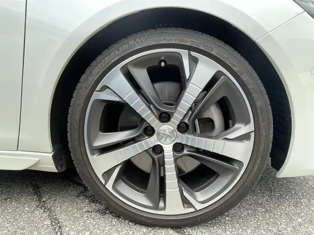 プジョー ３０８ SW GT ブルーHDi 岐阜県 2019(平31)年 1.7万km ネイクルホワイト 純正ディスプレイオーディオ/(Bluetooth/FM)/バックカメラ/クルーズコントロール/コーナーセンサー/ブラインドスポットモニター/レーンキープアシスト/プリクラッシュセーフティー/パドルシフト/ドライブレコーダー/LEDヘッドライト/ルーフレール/ETC/スマートキー/プッシュスタート/アイドリングストップ/保証書/取扱説明書