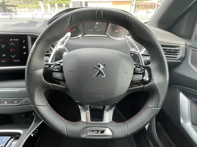 プジョー ３０８ SW GT ブルーHDi 岐阜県 2019(平31)年 1.7万km ネイクルホワイト 純正ディスプレイオーディオ/(Bluetooth/FM)/バックカメラ/クルーズコントロール/コーナーセンサー/ブラインドスポットモニター/レーンキープアシスト/プリクラッシュセーフティー/パドルシフト/ドライブレコーダー/LEDヘッドライト/ルーフレール/ETC/スマートキー/プッシュスタート/アイドリングストップ/保証書/取扱説明書