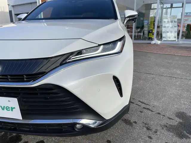 トヨタ ハリアー Z レザーパッケージ 道央・札幌 2021(令3)年 4.7万km ホワイトパールクリスタルシャイン ワンオーナー/４WD/純正HDDナビ(AM/FM/BT/USB)/フルセグ（走行中視聴可能）/バックカメラ/ウィンカーミラー/ステアリングリモコン/ステアリングヒーター/クルーズコントロール（追従走行あり）/ドアバイザー/プッシュスタート/ETC2.0（ビルトイン）/パワーバックドア/シートヒーター（運転席/助手席）/エアシート（運転席/助手席）/パワーシート（運転席/助助手席）/オートライト/オートマチックハイビーム/フォグランプ/オートブレーキホールド/コーナーセンサー/横滑り防止装置/衝突軽減ブレーキ/レーンキープアシスト/盗難防止装置/積込夏タイヤ（純正AW.225/55R19.20年製溝4ｍｍ）