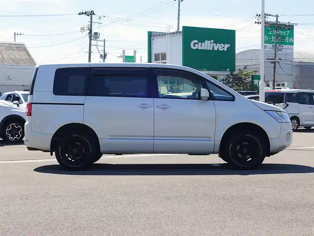 三菱 デリカＤ：５ D－Power package 山形県 2017(平29)年 7.2万km ウォームホワイトパール 4WD/メモリナビ/　　【CD ワンセグ USB】/バックカメラ/両側パワースライドドア/クルーズコントロール/HIDオートヘッドライト/シートヒーター/パドルシフト/IC付ターボ/電動格納ウィンカーミラー/フォグランプ/フロアマット/ドアバイザ―/スマートキー/ETC