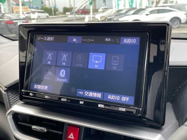 トヨタ ライズ Z 静岡県 2022(令4)年 2.3万km ファイアークォーツレッドM ●純正9インチナビ/(フルセグ/CD/DVD/Bluetooth)/(デンソーテン/NSZT-Y68T)/●前席シートヒーター/●バックカメラ/●レーダークルーズコントロール/●ブラインドスポットモニター/●プリクラッシュセーフティ/●レーンキープアシスト/●後方クリアランスソナー/●電動パーキングブレーキ/●オートブレーキホールド/●LEDヘッドライト＆フォグランプ/●オートライト/●革巻きステアリング/●ステアリングスイッチ/●ETC2.0/●電動格納ウィンカーミラー/●スマートキー/●プッシュスタート/●ドアバイザー/●純正フロアマット/●純正17インチアルミホイール/●W＋サイドSRS＋ABS/●車両取扱説明書/●ナビ取扱説明書
