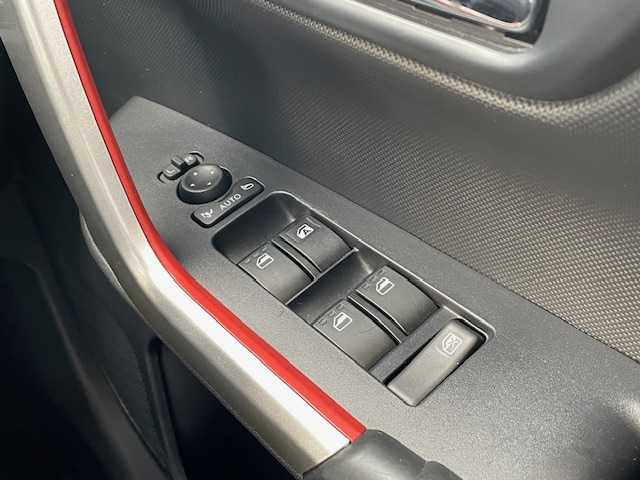 トヨタ ライズ Z 静岡県 2022(令4)年 2.3万km ファイアークォーツレッドM ●純正9インチナビ/(フルセグ/CD/DVD/Bluetooth)/(デンソーテン/NSZT-Y68T)/●前席シートヒーター/●バックカメラ/●レーダークルーズコントロール/●ブラインドスポットモニター/●プリクラッシュセーフティ/●レーンキープアシスト/●後方クリアランスソナー/●電動パーキングブレーキ/●オートブレーキホールド/●LEDヘッドライト＆フォグランプ/●オートライト/●革巻きステアリング/●ステアリングスイッチ/●ETC2.0/●電動格納ウィンカーミラー/●スマートキー/●プッシュスタート/●ドアバイザー/●純正フロアマット/●純正17インチアルミホイール/●W＋サイドSRS＋ABS/●車両取扱説明書/●ナビ取扱説明書