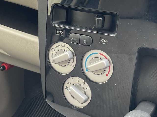 日産 デイズ J 滋賀県 2018(平30)年 4万km ホワイト 社外7インチナビ【AVN138M】/（AM/FM/ワンセグ/CD/DVD/USB）/ドライブレコーダー付きデジタルインナーミラー/バックカメラ/踏み間違い防止アシスト/ブレーキアシスト/プリクラッシュブレーキアシスト/ヒルスタート（坂道発進）アシスト/VDC（ビークルダイナミクスコントロール）/ABS（アンチロックブレーキシステム）/電動格納ミラー/ステアリングスイッチ/ハロゲンヘッドライト/マニュアルエアコン/リモコンキー