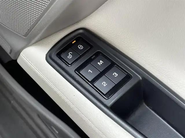 ジャガー ＸＥ XE プレステージ 群馬県 2019(平31)年 6.3万km 黒 4WD/ディーゼルターボ車/純正メーカーマルチナビ/（CD/DVD/MSV/SD/Bluetooth/フルセグ）/バックカメラ/MERIDIANプレミアムサウンドシステム/パドルシフト/ステアリングリモコン/アクティブセーフティパック/・ブラインドスポットアシスト/・レーンキープアシスト/・ドライバーコンディションモニター/パワートランク/ベージュ革シート/パワーシート/シートヒーター/コーナーセンサー/前後ドライブレコーダー/保証書/取扱説明書/スペアキー