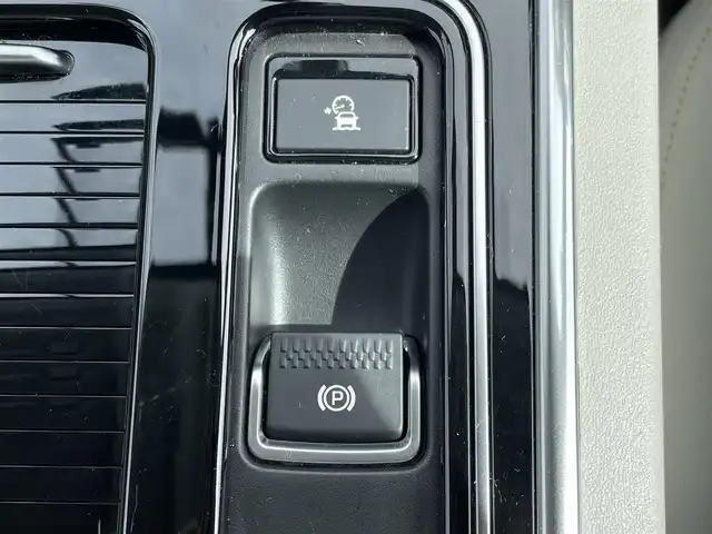ジャガー ＸＥ XE プレステージ 群馬県 2019(平31)年 6.3万km 黒 4WD/ディーゼルターボ車/純正メーカーマルチナビ/（CD/DVD/MSV/SD/Bluetooth/フルセグ）/バックカメラ/MERIDIANプレミアムサウンドシステム/パドルシフト/ステアリングリモコン/アクティブセーフティパック/・ブラインドスポットアシスト/・レーンキープアシスト/・ドライバーコンディションモニター/パワートランク/ベージュ革シート/パワーシート/シートヒーター/コーナーセンサー/前後ドライブレコーダー/保証書/取扱説明書/スペアキー