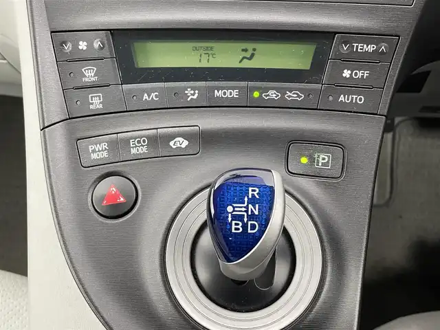 トヨタ プリウス S 大分県 2010(平22)年 9.5万km ホワイトパールクリスタルシャイン パナソニック製ナビゲーション/バックカメラ/フルセグTV/Bluetooth/ハロゲンヘッドライト/オートライト/フォグライト/ビルトインETC/新車保証書/取扱説明書/スペアキー