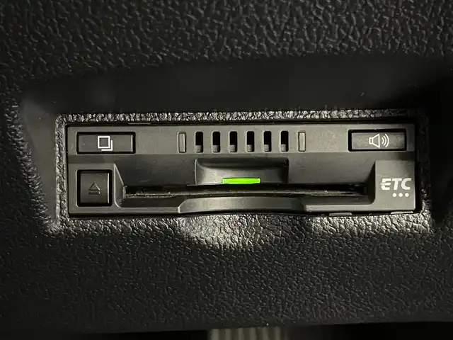 トヨタ プリウス Sツーリングセレクション 愛知県 2019(令1)年 4.4万km アティチュードブラックマイカ 純正ナビ/TRDエアロパーツ/トヨタセーフティセンス/シートヒーター/LEDオートライト/フォグランプ/ETC/前後ドライブレコーダー/レーダークルーズコントロール/純正アルミホイール/純正フロアマット/バックカメラ/コーナーセンサー/フルセグTV/DVD/衝突被害軽減ブレーキ/カーテンエアバック/禁煙車