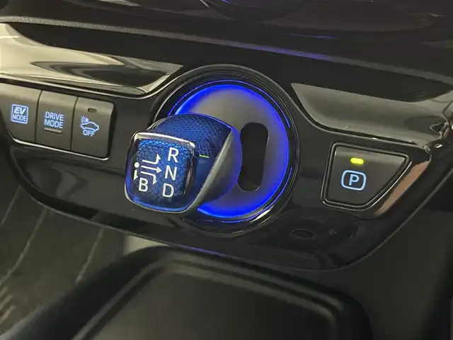 トヨタ プリウス Sツーリングセレクション 愛知県 2019(令1)年 4.4万km アティチュードブラックマイカ 純正ナビ/TRDエアロパーツ/トヨタセーフティセンス/シートヒーター/LEDオートライト/フォグランプ/ETC/前後ドライブレコーダー/レーダークルーズコントロール/純正アルミホイール/純正フロアマット/バックカメラ/コーナーセンサー/フルセグTV/DVD/衝突被害軽減ブレーキ/カーテンエアバック/禁煙車
