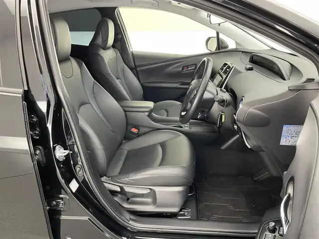 トヨタ プリウス Sツーリングセレクション 愛知県 2019(令1)年 4.4万km アティチュードブラックマイカ 純正ナビ/TRDエアロパーツ/トヨタセーフティセンス/シートヒーター/LEDオートライト/フォグランプ/ETC/前後ドライブレコーダー/レーダークルーズコントロール/純正アルミホイール/純正フロアマット/バックカメラ/コーナーセンサー/フルセグTV/DVD/衝突被害軽減ブレーキ/カーテンエアバック/禁煙車