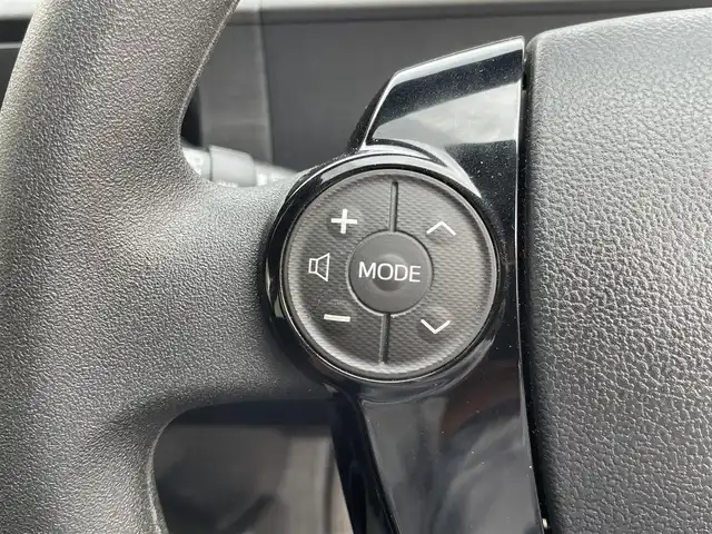 トヨタ アクア S スタイルブラック 神奈川県 2016(平28)年 5.1万km ライムホワイトパールクリスタルシャイン 衝突軽減ブレーキシステム/レーンキープアシスト/純正ＳＤナビ/・Bluetooth/AUX/CD/バックカメラ　/ビルトインＥＴＣ　/ＢＲＩＤＥＳＴＯＮＥ製ＢＡＬＭＩＮＵＭホイール　/オートライト/ＬＥＤヘッドライト　/フォグランプ　/プッシュスタート/スマートキー　/Wエアバッグ/保証書/スペアキー