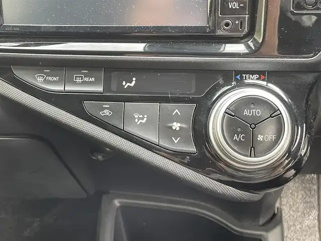 トヨタ アクア S スタイルブラック 神奈川県 2016(平28)年 5.1万km ライムホワイトパールクリスタルシャイン 衝突軽減ブレーキシステム/レーンキープアシスト/純正ＳＤナビ/・Bluetooth/AUX/CD/バックカメラ　/ビルトインＥＴＣ　/ＢＲＩＤＥＳＴＯＮＥ製ＢＡＬＭＩＮＵＭホイール　/オートライト/ＬＥＤヘッドライト　/フォグランプ　/プッシュスタート/スマートキー　/Wエアバッグ/保証書/スペアキー