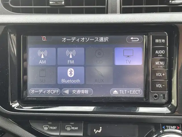 トヨタ アクア S スタイルブラック 神奈川県 2016(平28)年 5.1万km ライムホワイトパールクリスタルシャイン 衝突軽減ブレーキシステム/レーンキープアシスト/純正ＳＤナビ/・Bluetooth/AUX/CD/バックカメラ　/ビルトインＥＴＣ　/ＢＲＩＤＥＳＴＯＮＥ製ＢＡＬＭＩＮＵＭホイール　/オートライト/ＬＥＤヘッドライト　/フォグランプ　/プッシュスタート/スマートキー　/Wエアバッグ/保証書/スペアキー