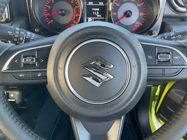 スズキ ジムニー XC 鳥取県 2023(令5)年 2.3万km キネティックイエロー/ブラック ４WD　ターボ/ツートンカラー/ルーフブラック/ワンオーナー/社外８型ナビ／ＴＶ／ＤＶＤ／ＣＤ／ＢＴ/フロント／バックカメラ/MotorFarm３インチリフトＵＰキット/・FARMスプリング/アブショーバー/・ステンレスラテラルロット/・キャスター＾補正ブッシュ/・50ｍｍ延長ブレーキホース/社外２本出しマフラー/カロッツエリアスピーカー/ツイーター/TOYOオープンカントリー/ルーフラック/リヤラダー/サイドステップ/ボンネット/バックドアダンパー交換/ボンネットバイザー/グリル内LEDデイライト/（通常時：ホワイト　ライト点灯時：オレンジ）/C.Llinkシリコンインテークホース/社外アルミスタットレスセット/（タイヤ残溝　９部山）/３Driveスロットルコントロール/衝突軽減ブレーキ/クルーズコントロール/ＬＥＤヘットライト/プッシュスタート/スマートキーｘ２/純正パーツ積込