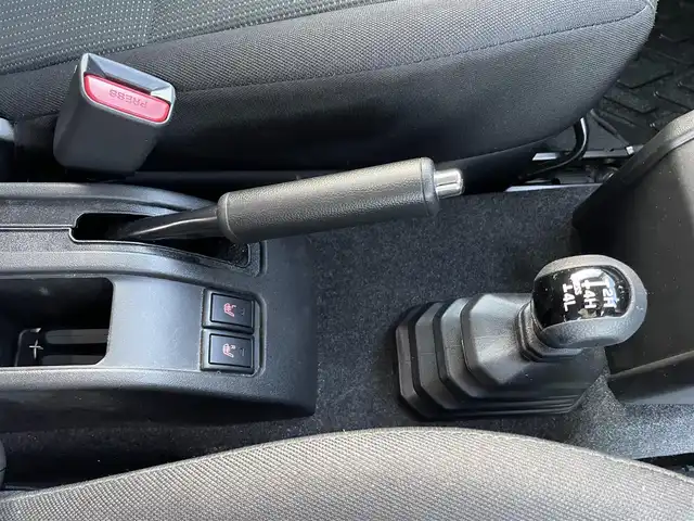 スズキ ジムニー XC 鳥取県 2023(令5)年 2.3万km キネティックイエロー/ブラック ４WD　ターボ/ツートンカラー/ルーフブラック/ワンオーナー/社外８型ナビ／ＴＶ／ＤＶＤ／ＣＤ／ＢＴ/フロント／バックカメラ/MotorFarm３インチリフトＵＰキット/・FARMスプリング/アブショーバー/・ステンレスラテラルロット/・キャスター＾補正ブッシュ/・50ｍｍ延長ブレーキホース/社外２本出しマフラー/カロッツエリアスピーカー/ツイーター/TOYOオープンカントリー/ルーフラック/リヤラダー/サイドステップ/ボンネット/バックドアダンパー交換/ボンネットバイザー/グリル内LEDデイライト/（通常時：ホワイト　ライト点灯時：オレンジ）/C.Llinkシリコンインテークホース/社外アルミスタットレスセット/（タイヤ残溝　９部山）/３Driveスロットルコントロール/衝突軽減ブレーキ/クルーズコントロール/ＬＥＤヘットライト/プッシュスタート/スマートキーｘ２/純正パーツ積込