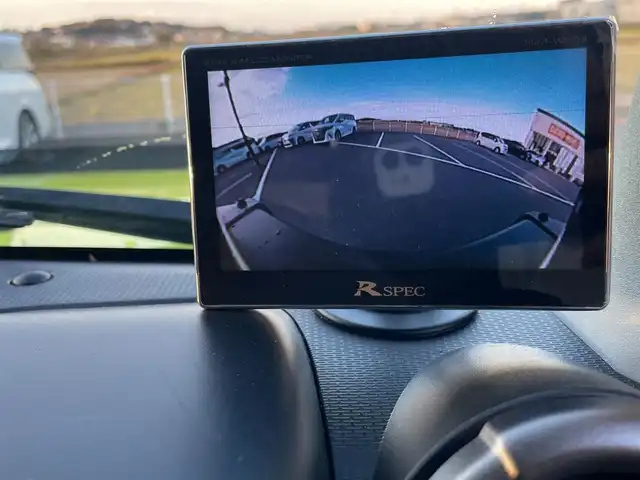 スズキ ジムニー XC 鳥取県 2023(令5)年 2.3万km キネティックイエロー/ブラック ４WD　ターボ/ツートンカラー/ルーフブラック/ワンオーナー/社外８型ナビ／ＴＶ／ＤＶＤ／ＣＤ／ＢＴ/フロント／バックカメラ/MotorFarm３インチリフトＵＰキット/・FARMスプリング/アブショーバー/・ステンレスラテラルロット/・キャスター＾補正ブッシュ/・50ｍｍ延長ブレーキホース/社外２本出しマフラー/カロッツエリアスピーカー/ツイーター/TOYOオープンカントリー/ルーフラック/リヤラダー/サイドステップ/ボンネット/バックドアダンパー交換/ボンネットバイザー/グリル内LEDデイライト/（通常時：ホワイト　ライト点灯時：オレンジ）/C.Llinkシリコンインテークホース/社外アルミスタットレスセット/（タイヤ残溝　９部山）/３Driveスロットルコントロール/衝突軽減ブレーキ/クルーズコントロール/ＬＥＤヘットライト/プッシュスタート/スマートキーｘ２/純正パーツ積込