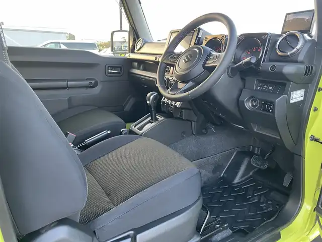 スズキ ジムニー XC 鳥取県 2023(令5)年 2.3万km キネティックイエロー/ブラック ４WD　ターボ/ツートンカラー/ルーフブラック/ワンオーナー/社外８型ナビ／ＴＶ／ＤＶＤ／ＣＤ／ＢＴ/フロント／バックカメラ/MotorFarm３インチリフトＵＰキット/・FARMスプリング/アブショーバー/・ステンレスラテラルロット/・キャスター＾補正ブッシュ/・50ｍｍ延長ブレーキホース/社外２本出しマフラー/カロッツエリアスピーカー/ツイーター/TOYOオープンカントリー/ルーフラック/リヤラダー/サイドステップ/ボンネット/バックドアダンパー交換/ボンネットバイザー/グリル内LEDデイライト/（通常時：ホワイト　ライト点灯時：オレンジ）/C.Llinkシリコンインテークホース/社外アルミスタットレスセット/（タイヤ残溝　９部山）/３Driveスロットルコントロール/衝突軽減ブレーキ/クルーズコントロール/ＬＥＤヘットライト/プッシュスタート/スマートキーｘ２/純正パーツ積込