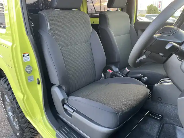 スズキ ジムニー XC 鳥取県 2023(令5)年 2.3万km キネティックイエロー/ブラック ４WD　ターボ/ツートンカラー/ルーフブラック/ワンオーナー/社外８型ナビ／ＴＶ／ＤＶＤ／ＣＤ／ＢＴ/フロント／バックカメラ/MotorFarm３インチリフトＵＰキット/・FARMスプリング/アブショーバー/・ステンレスラテラルロット/・キャスター＾補正ブッシュ/・50ｍｍ延長ブレーキホース/社外２本出しマフラー/カロッツエリアスピーカー/ツイーター/TOYOオープンカントリー/ルーフラック/リヤラダー/サイドステップ/ボンネット/バックドアダンパー交換/ボンネットバイザー/グリル内LEDデイライト/（通常時：ホワイト　ライト点灯時：オレンジ）/C.Llinkシリコンインテークホース/社外アルミスタットレスセット/（タイヤ残溝　９部山）/３Driveスロットルコントロール/衝突軽減ブレーキ/クルーズコントロール/ＬＥＤヘットライト/プッシュスタート/スマートキーｘ２/純正パーツ積込