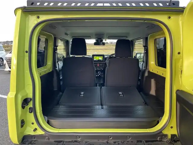 スズキ ジムニー XC 鳥取県 2023(令5)年 2.3万km キネティックイエロー/ブラック ４WD　ターボ/ツートンカラー/ルーフブラック/ワンオーナー/社外８型ナビ／ＴＶ／ＤＶＤ／ＣＤ／ＢＴ/フロント／バックカメラ/MotorFarm３インチリフトＵＰキット/・FARMスプリング/アブショーバー/・ステンレスラテラルロット/・キャスター＾補正ブッシュ/・50ｍｍ延長ブレーキホース/社外２本出しマフラー/カロッツエリアスピーカー/ツイーター/TOYOオープンカントリー/ルーフラック/リヤラダー/サイドステップ/ボンネット/バックドアダンパー交換/ボンネットバイザー/グリル内LEDデイライト/（通常時：ホワイト　ライト点灯時：オレンジ）/C.Llinkシリコンインテークホース/社外アルミスタットレスセット/（タイヤ残溝　９部山）/３Driveスロットルコントロール/衝突軽減ブレーキ/クルーズコントロール/ＬＥＤヘットライト/プッシュスタート/スマートキーｘ２/純正パーツ積込