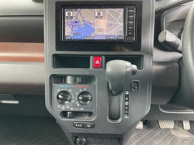 トヨタ タンク X S 東京都 2019(平31)年 3.3万km ファインブルーマイカメタリック 純正SDナビ(NDCD-W66)/ (Bluetooth/ワンセグTV)/前方ドライブレコーダー/ビルトインETC/片側パワースライドドア/スマートアシストII/・衝突回避支援ブレーキ機能/・誤発進抑制制御機能/・車線逸脱機能/・先行車発進お知らせ機能/横滑り防止装置/スマートキー/オートライト/純正フロアマット/スペアキー1本/保証書/取扱説明書