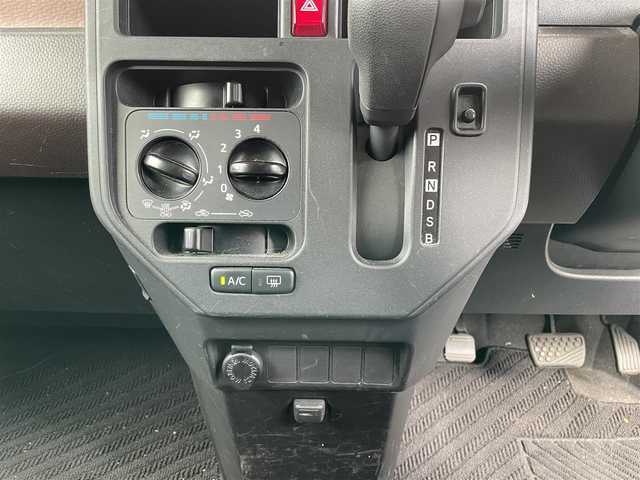 トヨタ タンク X S 東京都 2019(平31)年 3.3万km ファインブルーマイカメタリック 純正SDナビ(NDCD-W66)/ (Bluetooth/ワンセグTV)/前方ドライブレコーダー/ビルトインETC/片側パワースライドドア/スマートアシストII/・衝突回避支援ブレーキ機能/・誤発進抑制制御機能/・車線逸脱機能/・先行車発進お知らせ機能/横滑り防止装置/スマートキー/オートライト/純正フロアマット/スペアキー1本/保証書/取扱説明書