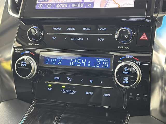 トヨタ アルファード S Cパッケージ 大阪府 2020(令2)年 5万km ホワイトパールクリスタルシャイン 純正9型ディスプレイオーディオナビ/【フルセグTV/Bluetooth/FM/AM】/純正12.1型フリップダウンモニター/ツインムーンルーフ/100V電源/パワーバックドア/両側パワースライドドア/トヨタセーフティセンス/・ブラインドスポットモニター(BSM)/・レーダークルーズコントロール/・プリクラッシュセーフティー/・オートマチックハイビーム/・レーンキープアシスト/オートホールド/レザーシート/パワーシート/シートメモリー/後席オットマン/D/N席シートベンチレーション/D/N席シートヒーター/ステアリングヒーター/バックカメラ/ビルドインETC/デジタルインナーミラー/社外レーダー