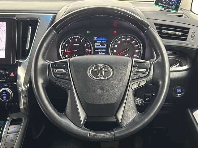 トヨタ アルファード S Cパッケージ 大阪府 2020(令2)年 5万km ホワイトパールクリスタルシャイン 純正9型ディスプレイオーディオナビ/【フルセグTV/Bluetooth/FM/AM】/純正12.1型フリップダウンモニター/ツインムーンルーフ/100V電源/パワーバックドア/両側パワースライドドア/トヨタセーフティセンス/・ブラインドスポットモニター(BSM)/・レーダークルーズコントロール/・プリクラッシュセーフティー/・オートマチックハイビーム/・レーンキープアシスト/オートホールド/レザーシート/パワーシート/シートメモリー/後席オットマン/D/N席シートベンチレーション/D/N席シートヒーター/ステアリングヒーター/バックカメラ/ビルドインETC/デジタルインナーミラー/社外レーダー