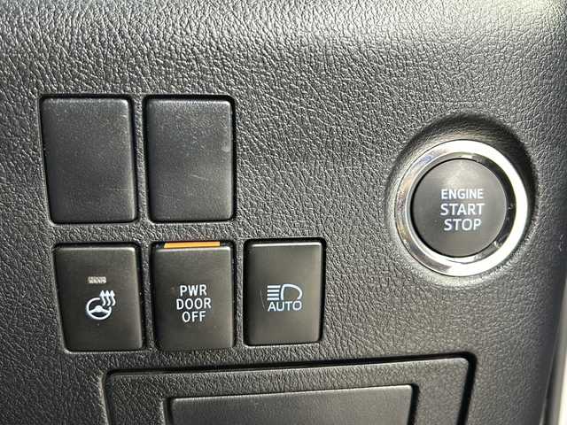 トヨタ アルファード S Cパッケージ 大阪府 2020(令2)年 5万km ホワイトパールクリスタルシャイン 純正9型ディスプレイオーディオナビ/【フルセグTV/Bluetooth/FM/AM】/純正12.1型フリップダウンモニター/ツインムーンルーフ/100V電源/パワーバックドア/両側パワースライドドア/トヨタセーフティセンス/・ブラインドスポットモニター(BSM)/・レーダークルーズコントロール/・プリクラッシュセーフティー/・オートマチックハイビーム/・レーンキープアシスト/オートホールド/レザーシート/パワーシート/シートメモリー/後席オットマン/D/N席シートベンチレーション/D/N席シートヒーター/ステアリングヒーター/バックカメラ/ビルドインETC/デジタルインナーミラー/社外レーダー