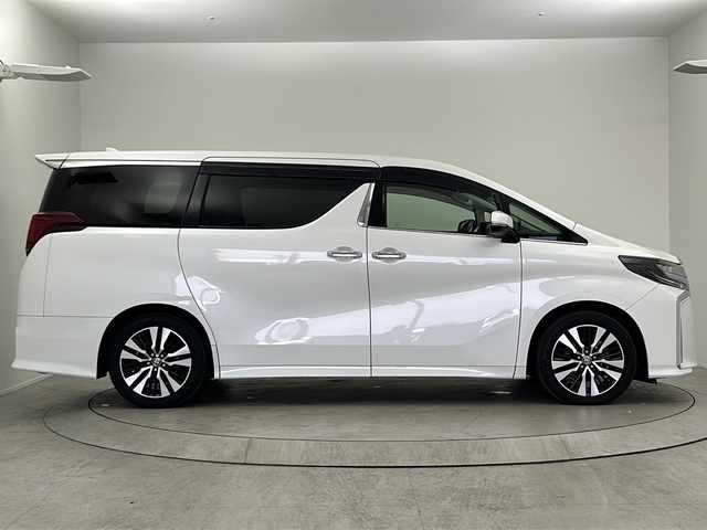トヨタ アルファード S Cパッケージ 大阪府 2020(令2)年 5万km ホワイトパールクリスタルシャイン 純正9型ディスプレイオーディオナビ/【フルセグTV/Bluetooth/FM/AM】/純正12.1型フリップダウンモニター/ツインムーンルーフ/100V電源/パワーバックドア/両側パワースライドドア/トヨタセーフティセンス/・ブラインドスポットモニター(BSM)/・レーダークルーズコントロール/・プリクラッシュセーフティー/・オートマチックハイビーム/・レーンキープアシスト/オートホールド/レザーシート/パワーシート/シートメモリー/後席オットマン/D/N席シートベンチレーション/D/N席シートヒーター/ステアリングヒーター/バックカメラ/ビルドインETC/デジタルインナーミラー/社外レーダー