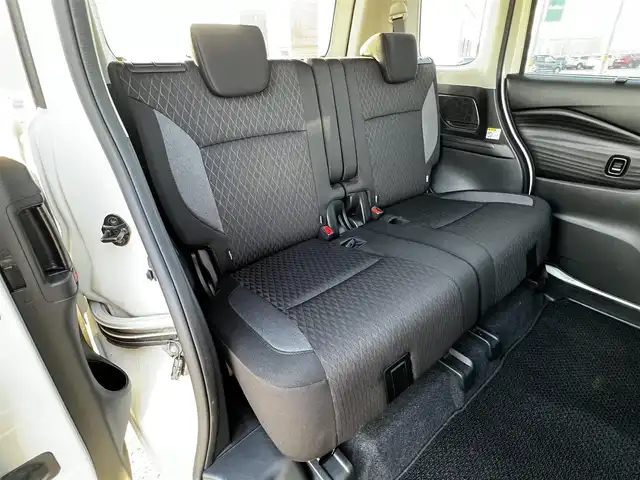 スズキ ソリオ バンディット HV MV 道央・札幌 2024(令6)年 1.5万km ピュアホワイトP ４WD/社外メモリーナビ/AM/FM/BT/スズキセーフティサポート/衝突被害軽減ブレーキ/横滑り防止装置/レーダークルーズコントロール/レーンキープアシスト/クリアランスソナー/バックカメラ/ETC/ドライブレコーダー/アイドリングストップ/両側パワースライドドア/前席シートヒーター/革巻きステアリング/ステアリングリモコン/プッシュスタート/スマートキー/LEDヘッドライト/オートライト/オートマチックハイビーム/フォグランプ/電動格納ミラー/ヒーテッドドアミラー/ウィンカーミラー/社外フロアマット/スペアキー