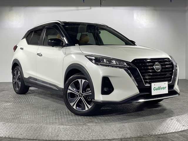 日産 キックス X ツートーンインテリアED 沖縄県 2021(令3)年 2.7万km ブリリアントホワイトパール/ピュアブラック 2トーン 県外仕入れ/禁煙車/純正８インチナビ/・ＣＤ／ＤＶＤ/・フルセグＴＶ／Ｂｌｕｅｔｏｏｔｈ/プロパイロット/アラウンドビューカメラ/レザーシート/純正１７インチアルミ　/シートヒーター/ビルトインETC/エマージェンシーブレーキ/インテリジェントルームミラー/ステアリングリモコン/スペアキー