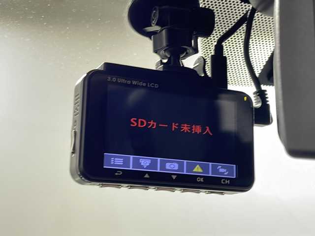 日産 キックス X ツートーンインテリアED 沖縄県 2021(令3)年 2.7万km ブリリアントホワイトパール/ピュアブラック 2トーン 県外仕入れ/禁煙車/純正８インチナビ/・ＣＤ／ＤＶＤ/・フルセグＴＶ／Ｂｌｕｅｔｏｏｔｈ/プロパイロット/アラウンドビューカメラ/レザーシート/純正１７インチアルミ　/シートヒーター/ビルトインETC/エマージェンシーブレーキ/インテリジェントルームミラー/ステアリングリモコン/スペアキー