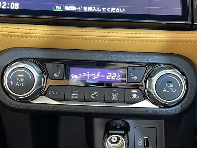 日産 キックス X ツートーンインテリアED 沖縄県 2021(令3)年 2.7万km ブリリアントホワイトパール/ピュアブラック 2トーン 県外仕入れ/禁煙車/純正８インチナビ/・ＣＤ／ＤＶＤ/・フルセグＴＶ／Ｂｌｕｅｔｏｏｔｈ/プロパイロット/アラウンドビューカメラ/レザーシート/純正１７インチアルミ　/シートヒーター/ビルトインETC/エマージェンシーブレーキ/インテリジェントルームミラー/ステアリングリモコン/スペアキー