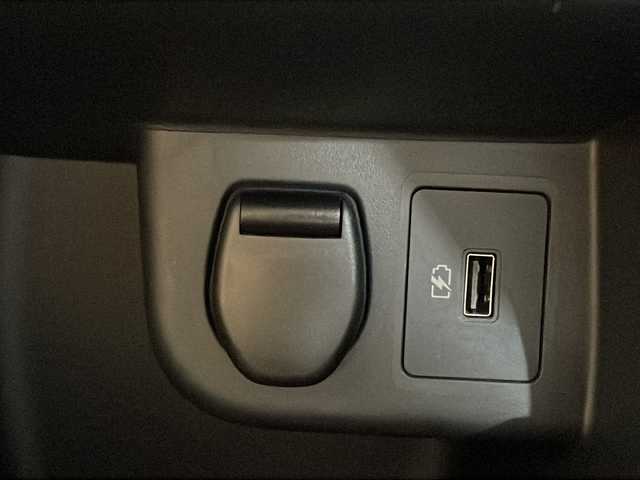 日産 キックス X ツートーンインテリアED 沖縄県 2021(令3)年 2.7万km ブリリアントホワイトパール/ピュアブラック 2トーン 県外仕入れ/禁煙車/純正８インチナビ/・ＣＤ／ＤＶＤ/・フルセグＴＶ／Ｂｌｕｅｔｏｏｔｈ/プロパイロット/アラウンドビューカメラ/レザーシート/純正１７インチアルミ　/シートヒーター/ビルトインETC/エマージェンシーブレーキ/インテリジェントルームミラー/ステアリングリモコン/スペアキー